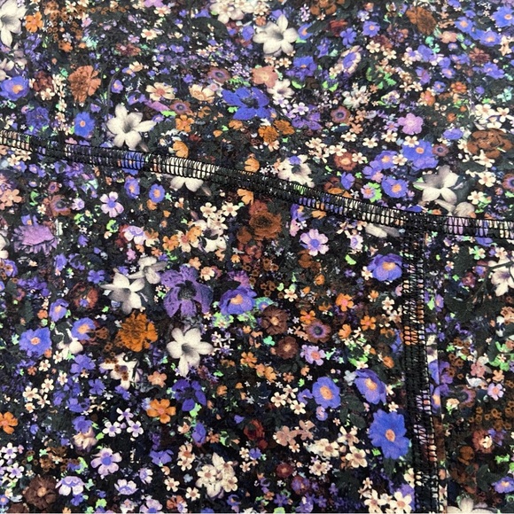 Lululemon Align High-Rise Bike Short 8" Flower Burst Multi 2229 - Picture 6 of 12